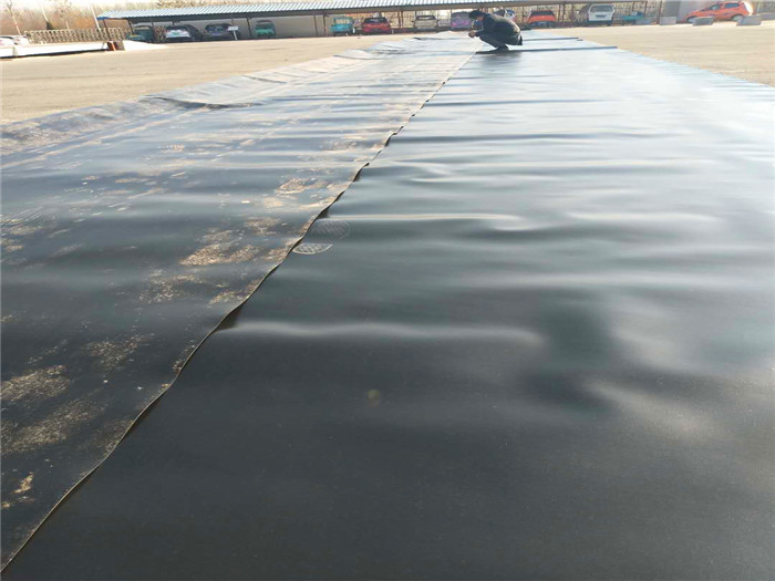 土工膜如何選購？防滲膜質(zhì)量如何區(qū)別？